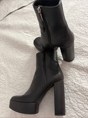 Zara Women’s Black Platform Ankle Boots - Classic High Block Heel